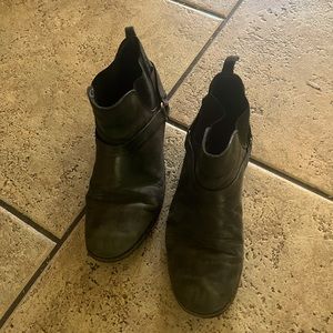 Size 7.5 women’s black ankle boots